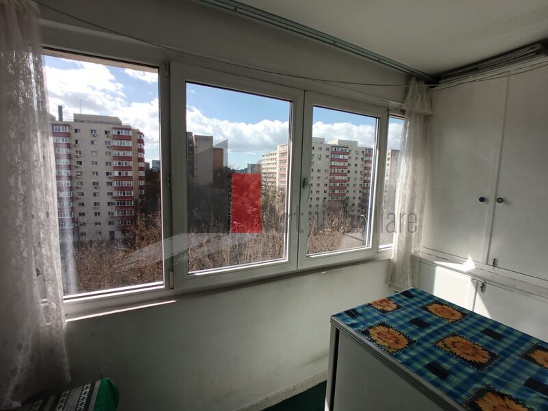 Obregia - Cultural Vanzare apartament 3 camere semidecomandat